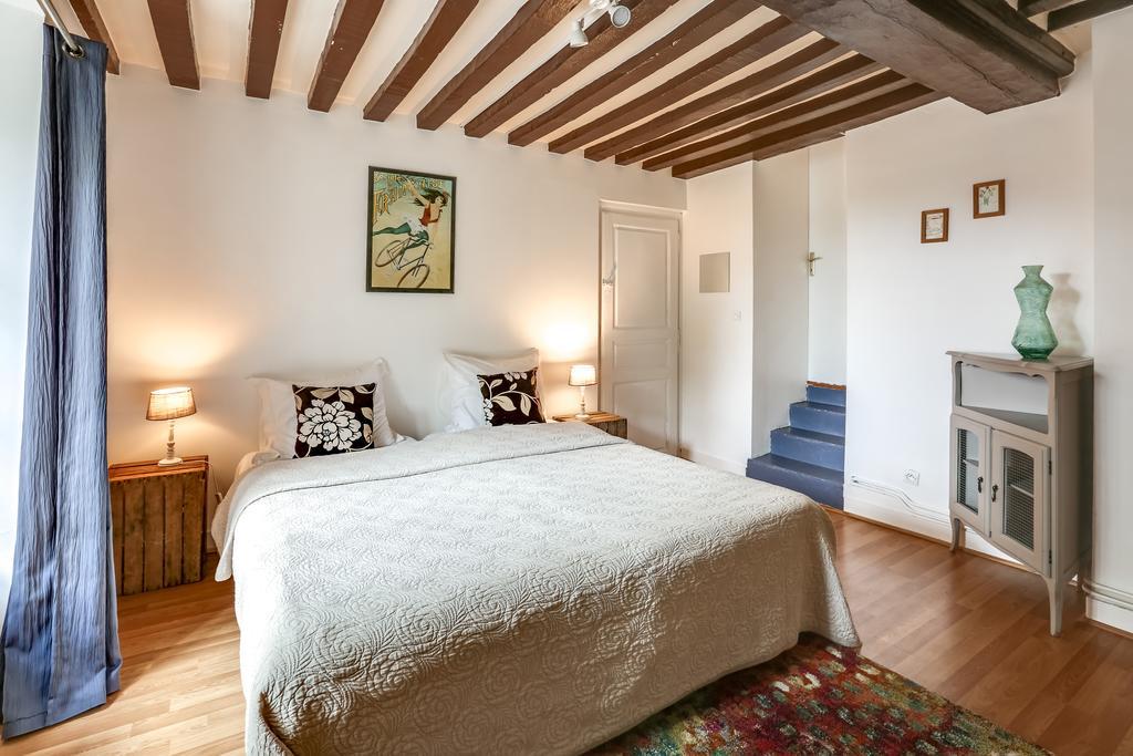 Chateau Turgot Gites Bons-Tassily Zewnętrze zdjęcie